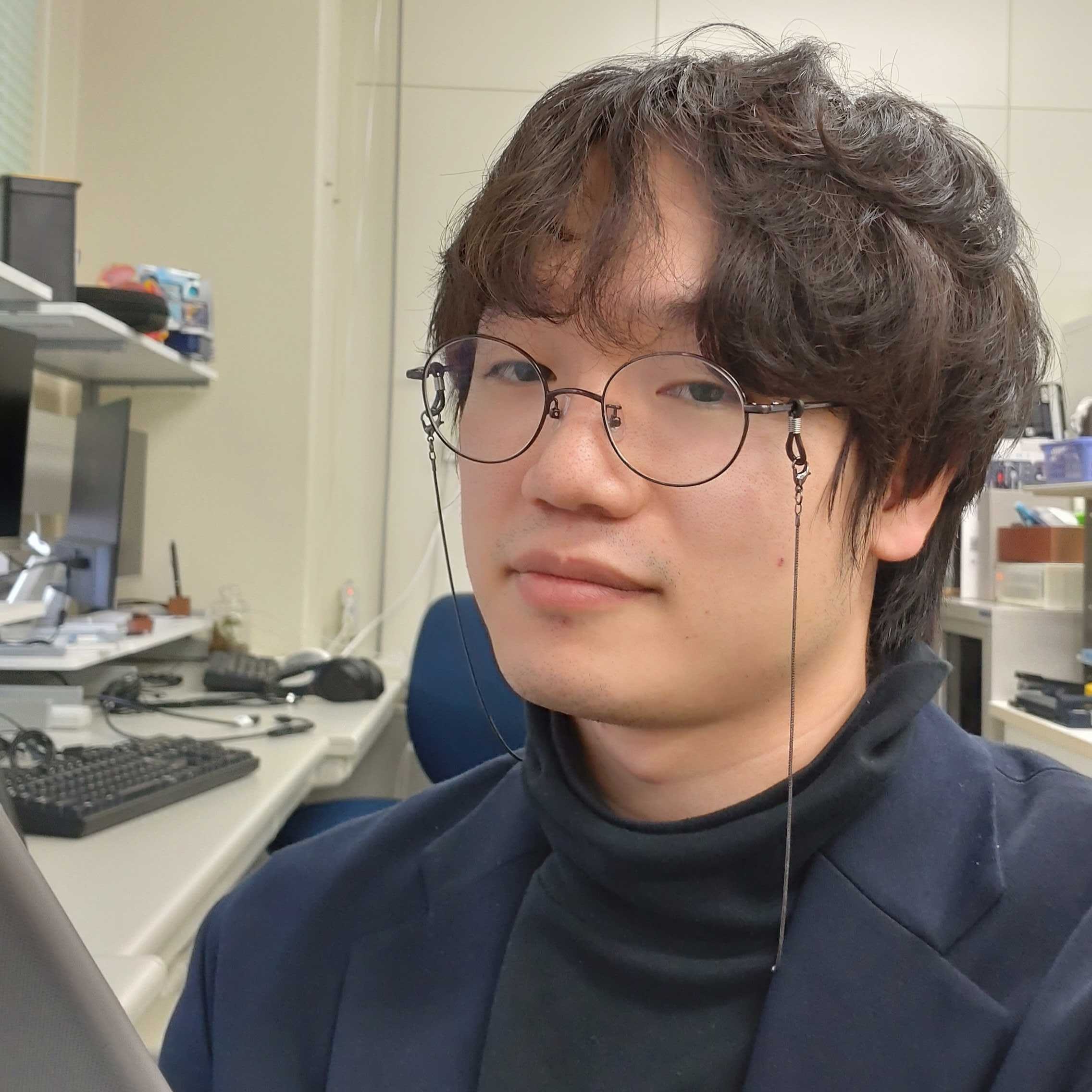 長谷川友哉 (情報・知能工学専攻修了)
日本学術振興会特別研究員PD